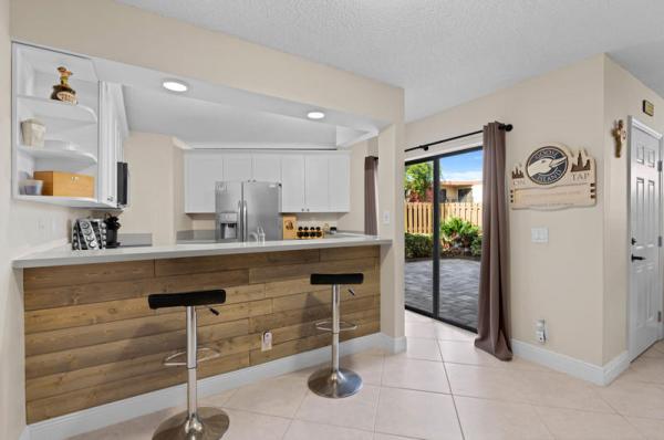 Banyan Lake, 8152 Thames Blvd #A, Boca Raton, Florida 33433, image 1
