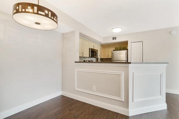 Emerald Isle At Laguna Lakes, 4041 San Marino Blvd #206, West Palm Beach, Florida 33409, image 1