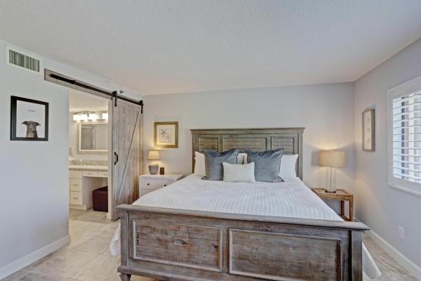 Oak Harbour, 345 Oak Harbour Dr, Juno Beach, Florida 33408, image 1