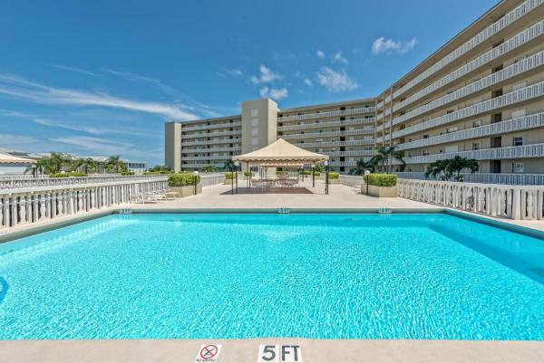 Lake Harbour Towers South, 301 Lake Shore Dr #311, Lake Park, Florida 33403, image 1