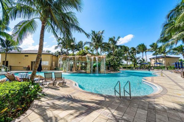 Palm Beach Marriott Singer Island Beach Resort & Spa, 3800 N Ocean Dr #812, Riviera Beach, Florida 33404, image 3