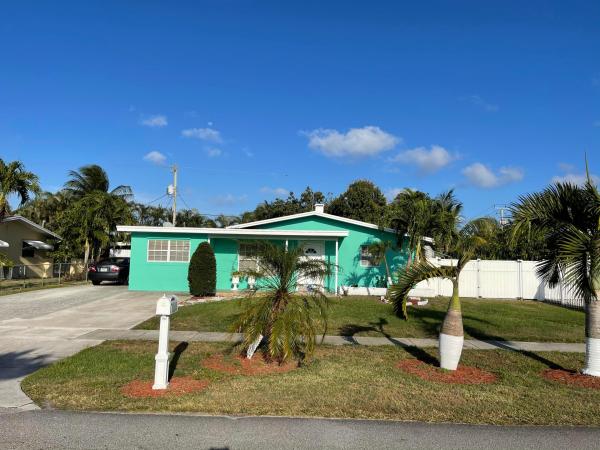Cresthaven Of Palm Beach, 2662 Lakehaven Rd, West Palm Beach, Florida 33415, image 2