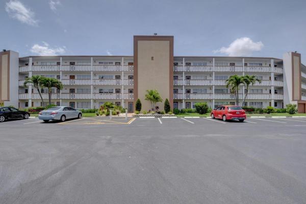 Cornwall At Century Village, 2099 Cornwall E, Boca Raton, Florida 33434, image 2