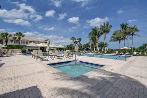 Hampton Fairways At Indian Spring, 11932 Fountainside Cir, Boynton Beach, Florida 33437, image 2