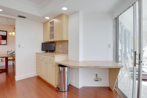 Poinciana Place 3, 3593 Birdie Dr #508, Lake Worth, Florida 33467, image 1