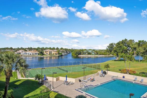 Everglades, 364 Golfview Rd #405, North Palm Beach, Florida 33408, image 1