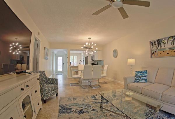 Golf Villas, 102 Brackenwood Rd, Palm Beach Gardens, Florida 33418, image 2