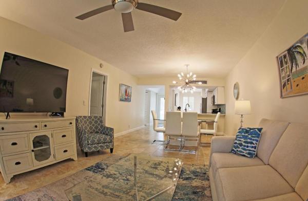 Golf Villas, 102 Brackenwood Rd, Palm Beach Gardens, Florida 33418, image 1