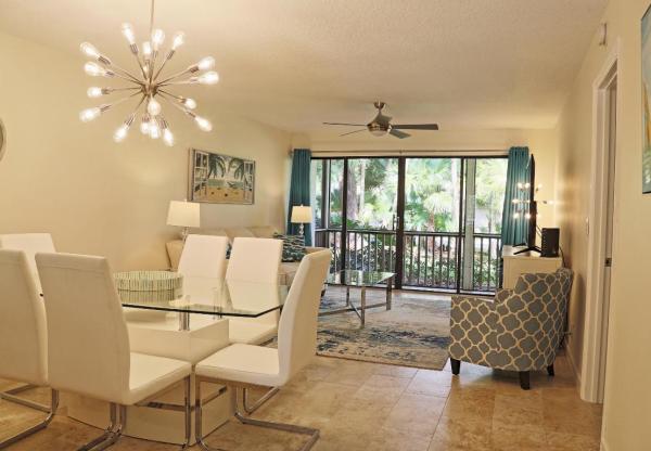 Golf Villas, 102 Brackenwood Rd, Palm Beach Gardens, Florida 33418, image 3