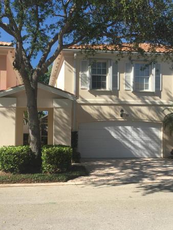 Tequesta Oaks, 57 Live Oak Cir, Tequesta, Florida 33469, image 1