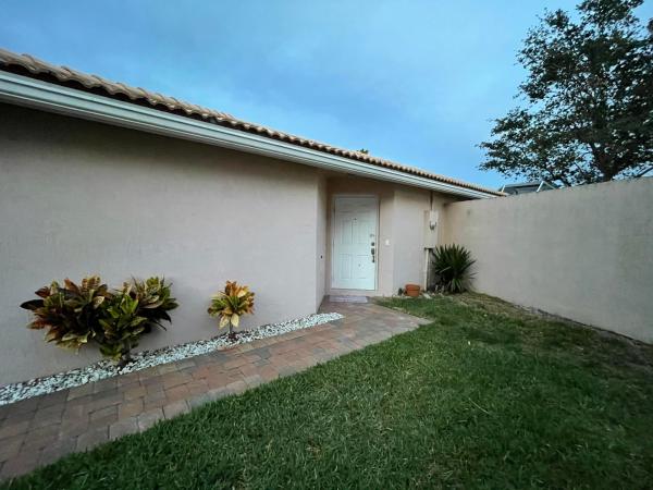Liberty Bay At Briar Bay, 3280 Commodore Ct, West Palm Beach, Florida 33411, image 2