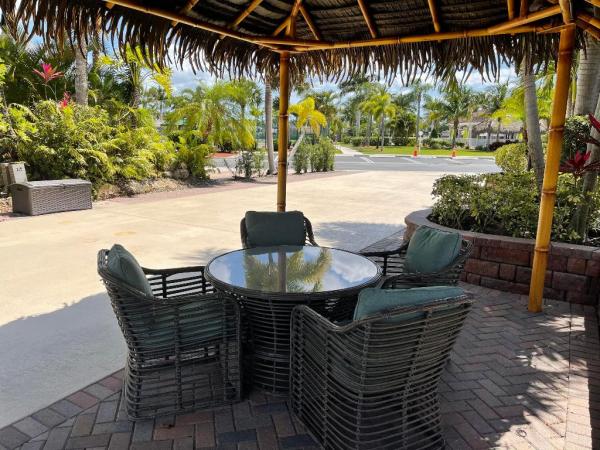 457 NW Foursome Ln, Port St. Lucie, Florida 34986, image 2