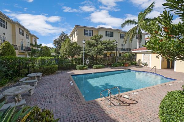 2502 N Dixie Hwy #8, Florida 33460, image 1