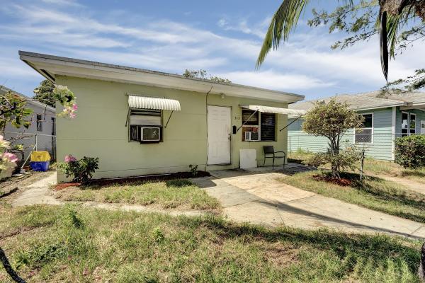 Lake Worth Town, 515A S D St #A, Lake Worth Beach, Florida 33460, image 1