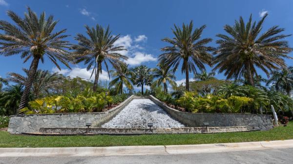 Heron Cove At Baywinds, 9335 Heron Cove Dr, West Palm Beach, Florida 33411, image 1