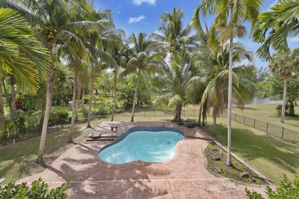 Westwoods, 284 Westwood Cir N, West Palm Beach, Florida 33411, image 1