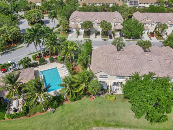 Pinewood Lake, 1091 Pinewood Lake Ct, Greenacres, Florida 33415, image 2