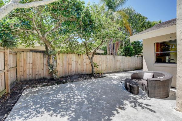 Sierra Del Mar, 7560 Sierra Dr E, Boca Raton, Florida 33433, image 2