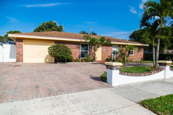 Palm Springs Village, 420 Kirk Rd, Palm Springs, Florida 33461, image 2