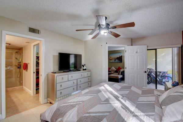 Courtyard Of Coral Gate, 5581 Courtyard Dr, Margate, Florida 33063, image 1