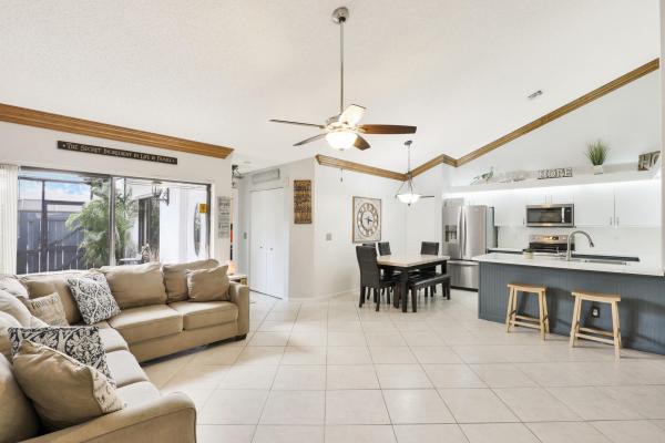 Timberlane, 1904 Timberlane Cir, Greenacres, Florida 33463, image 2