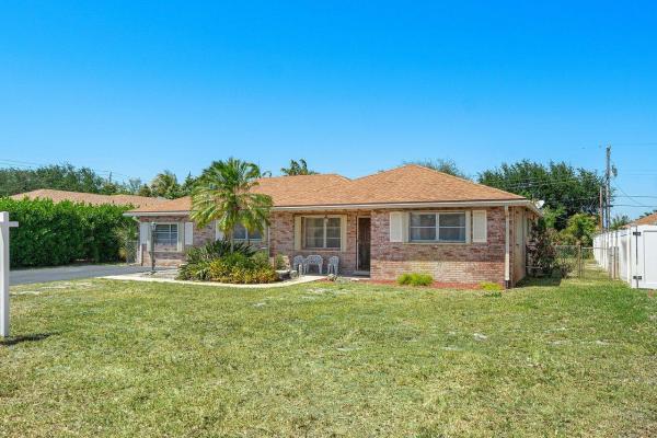 Lake Clarke Heights, 1915 Laurel Ln, Lake Clarke Shores, Florida 33406, image 2