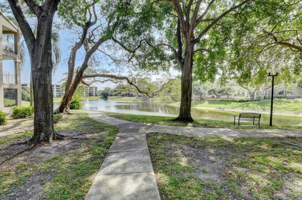 Verano At Delray, 1745 Palm Cove Blvd #3-207, Delray Beach, Florida 33445, image 2