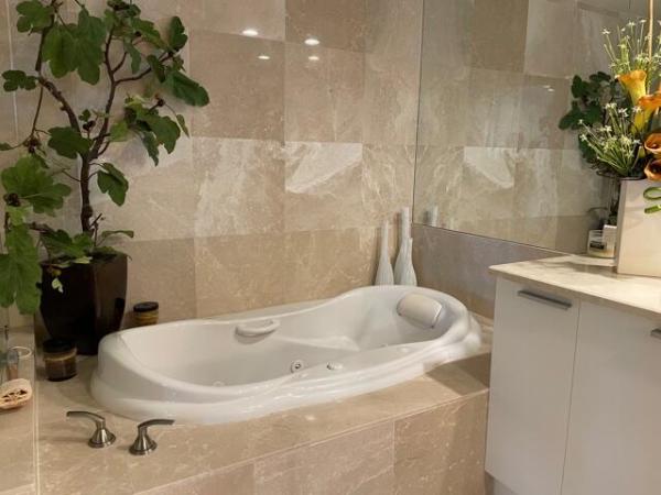Marina Grande Club & Residences, 2640 Lake Shore Dr #1707, Riviera Beach, Florida 33404, image 2