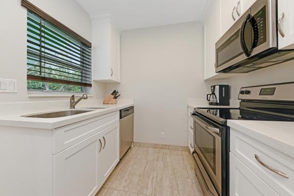 Kingsland Pines, 4606 Brady Blvd, Delray Beach, Florida 33445, image 2
