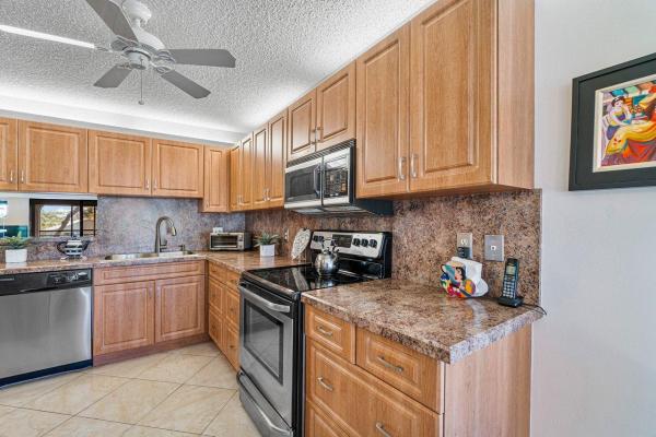 Lakeside Of Banyan Springs, 10141 Mangrove Dr #206, Boynton Beach, Florida 33437, image 2