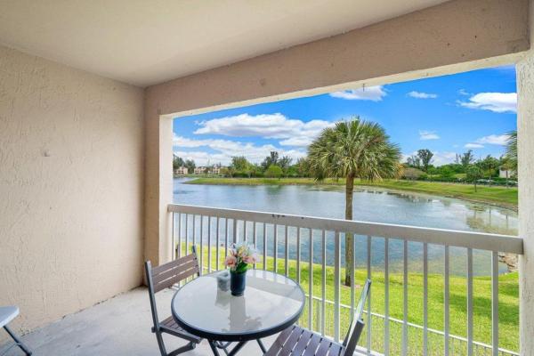 Villas At Lakeview, 5200 NW 31st Ave #39, Fort Lauderdale, Florida 33309, image 2