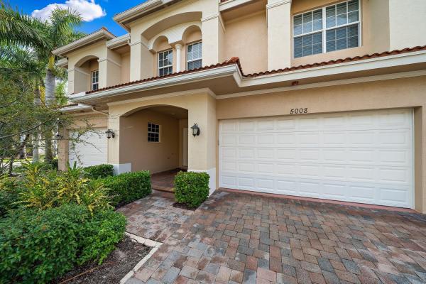 Cielo Townhomes, 5008 Vine Cliff Way W, Palm Beach Gardens, Florida 33418, image 1