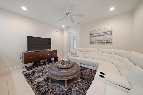 Cielo Townhomes, 5008 Vine Cliff Way W, Palm Beach Gardens, Florida 33418, image 2