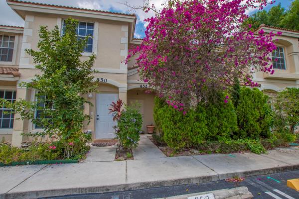 Summit Lake, 852 Summit Lake Dr, West Palm Beach, Florida 33406, image 2