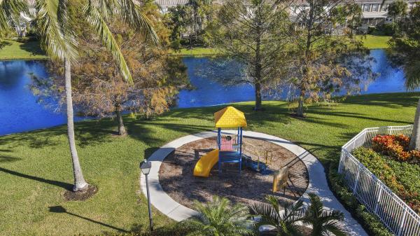 Catalina Lakes, 180 Santa Barbara Way, Palm Beach Gardens, Florida 33410, image 2