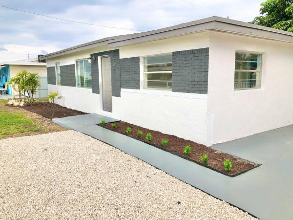 Englewood Manor, 3021 Scanlan Ave, Lake Worth, Florida 33461, image 1
