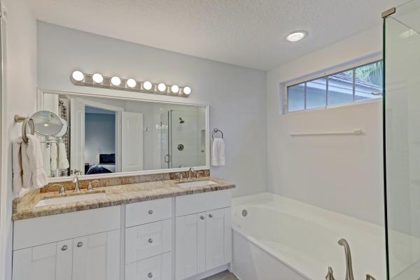 Preston Courts, 205 Woodsmuir Ct, Palm Beach Gardens, Florida 33418, image 3
