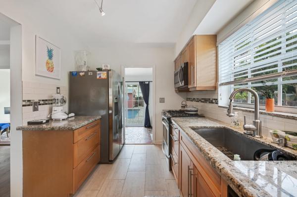 Lake Worth Town, 631 N Palmway, Lake Worth Beach, Florida 33460, image 1
