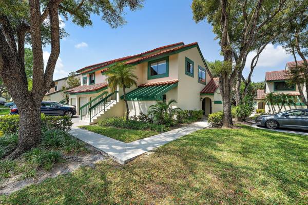 Lexington Green, 2 E Lexington Ln #D, Palm Beach Gardens, Florida 33418, image 2