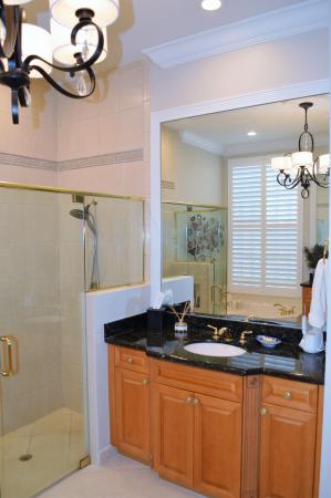 Villa Vizcaya, 331 Vizcaya Dr, Palm Beach Gardens, Florida 33418, image 2