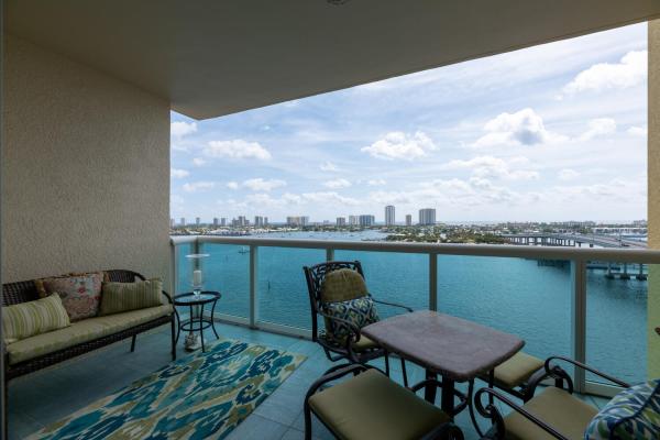 Marina Grande Club & Residences, 2640 Lake Shore Dr #1212, Riviera Beach, Florida 33404, image 2