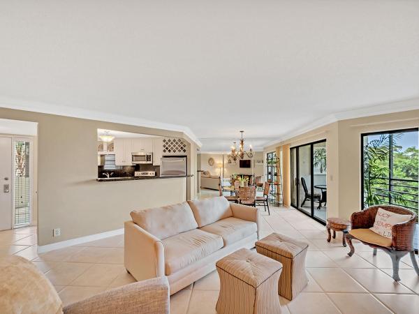 Camino Real Village, 5801 Camino Del Sol #405, Boca Raton, Florida 33433, image 2