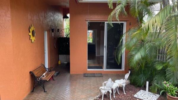 Oxford Estates, 8131 Hampton Wood Dr, Boca Raton, Florida 33433, image 2