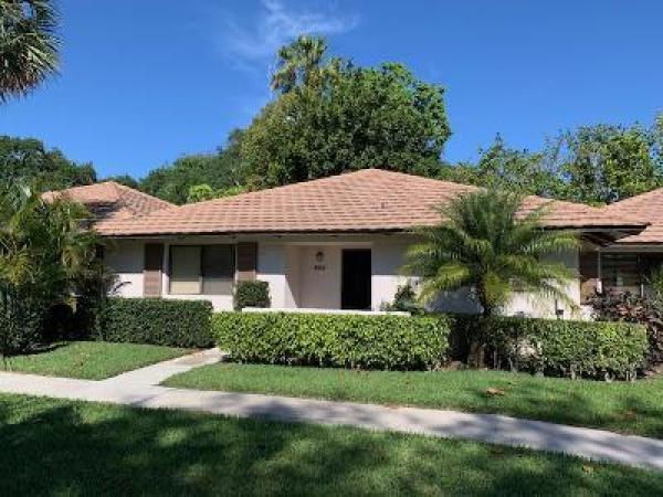Club Cottages, 824 Club Dr, Palm Beach Gardens, Florida 33418, image 1
