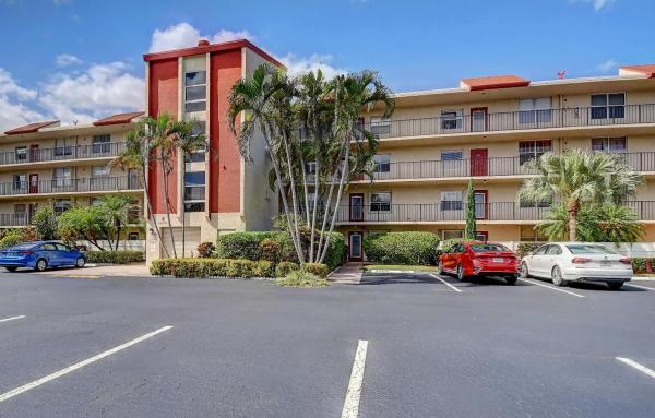 Deauville Village, 14723 Cumberland Dr #1050, Delray Beach, Florida 33446, image 2