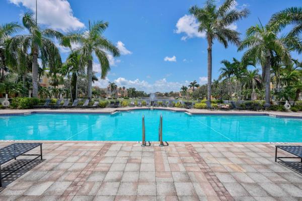 Residences At Legacy Place, 11013 Legacy Ln #201, Palm Beach Gardens, Florida 33410, image 1