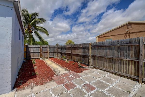 Boynton Hills, 518 NW 2nd St, Boynton Beach, Florida 33435, image 1