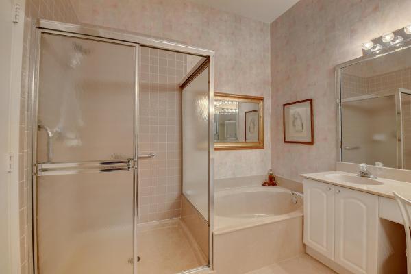 Excellente Village, 5163 Europa Dr #I, Boynton Beach, Florida 33437, image 3