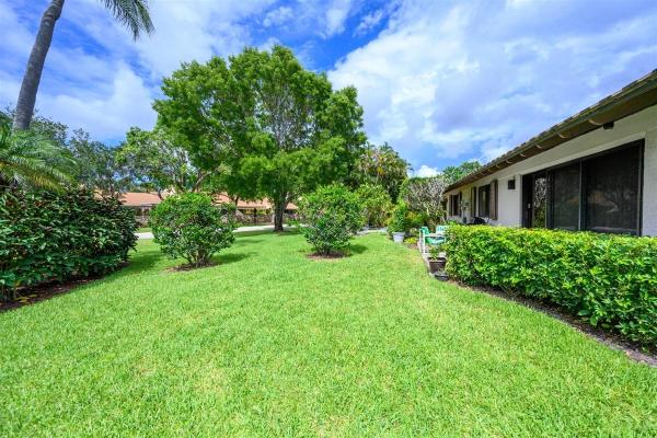 Club Cottages, 106 Club Dr, Palm Beach Gardens, Florida 33418, image 1