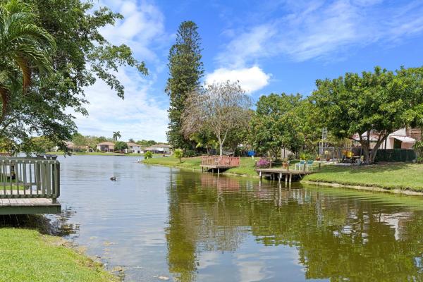 Sunset Pointe, 12113 Sunset Point Cir, Wellington, Florida 33414, image 2